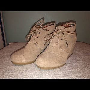 TOMS Camel Suede Wedges